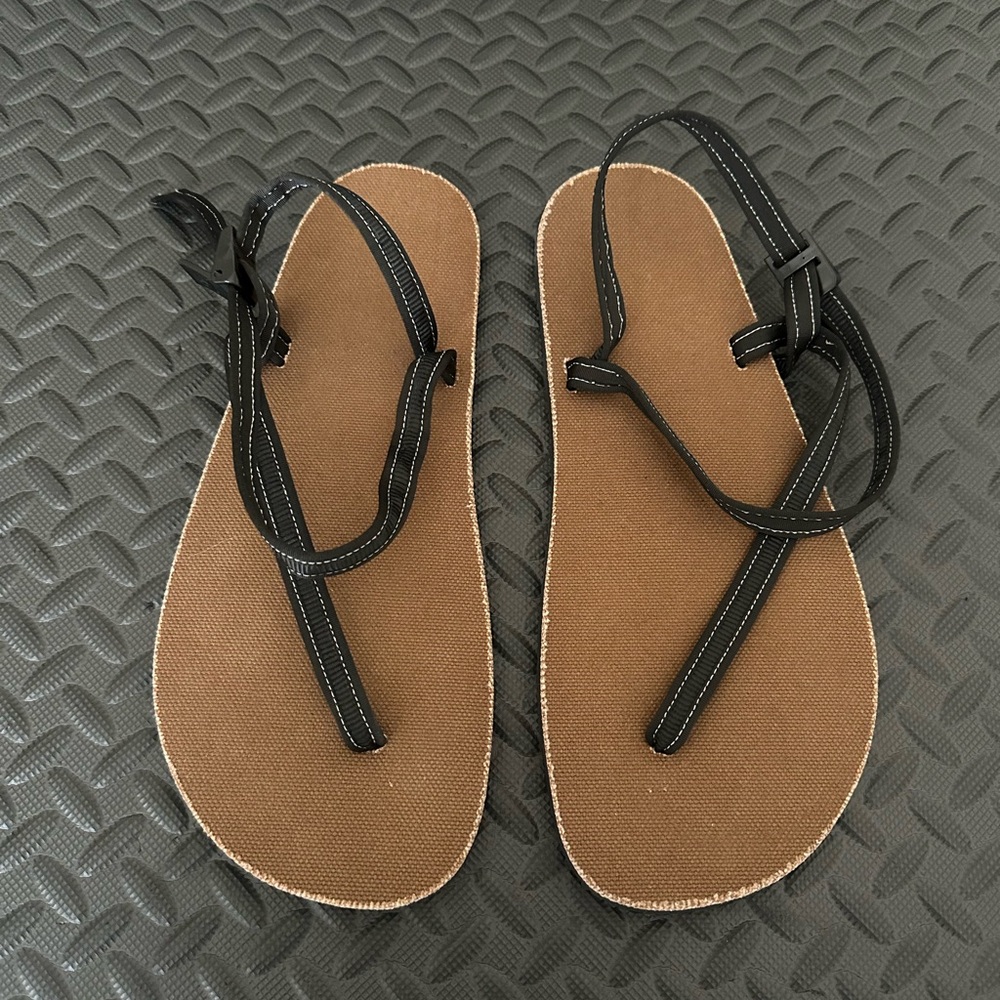 EARTH RUNNERS  Circadian Sandals Sole 9mm  Strap Around  Vibram Gumlite Size 13